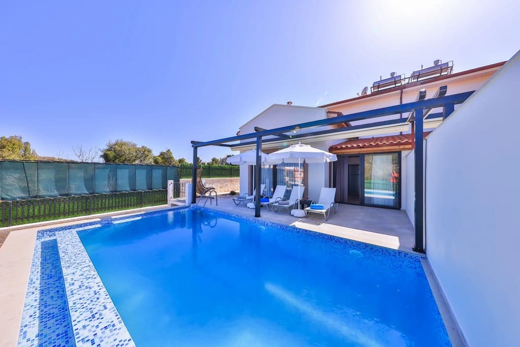 Kaş Çukurbağ'da Özel Havuzlu Lüks 2 Yatak Odalı Doğa Manzaralı Villa