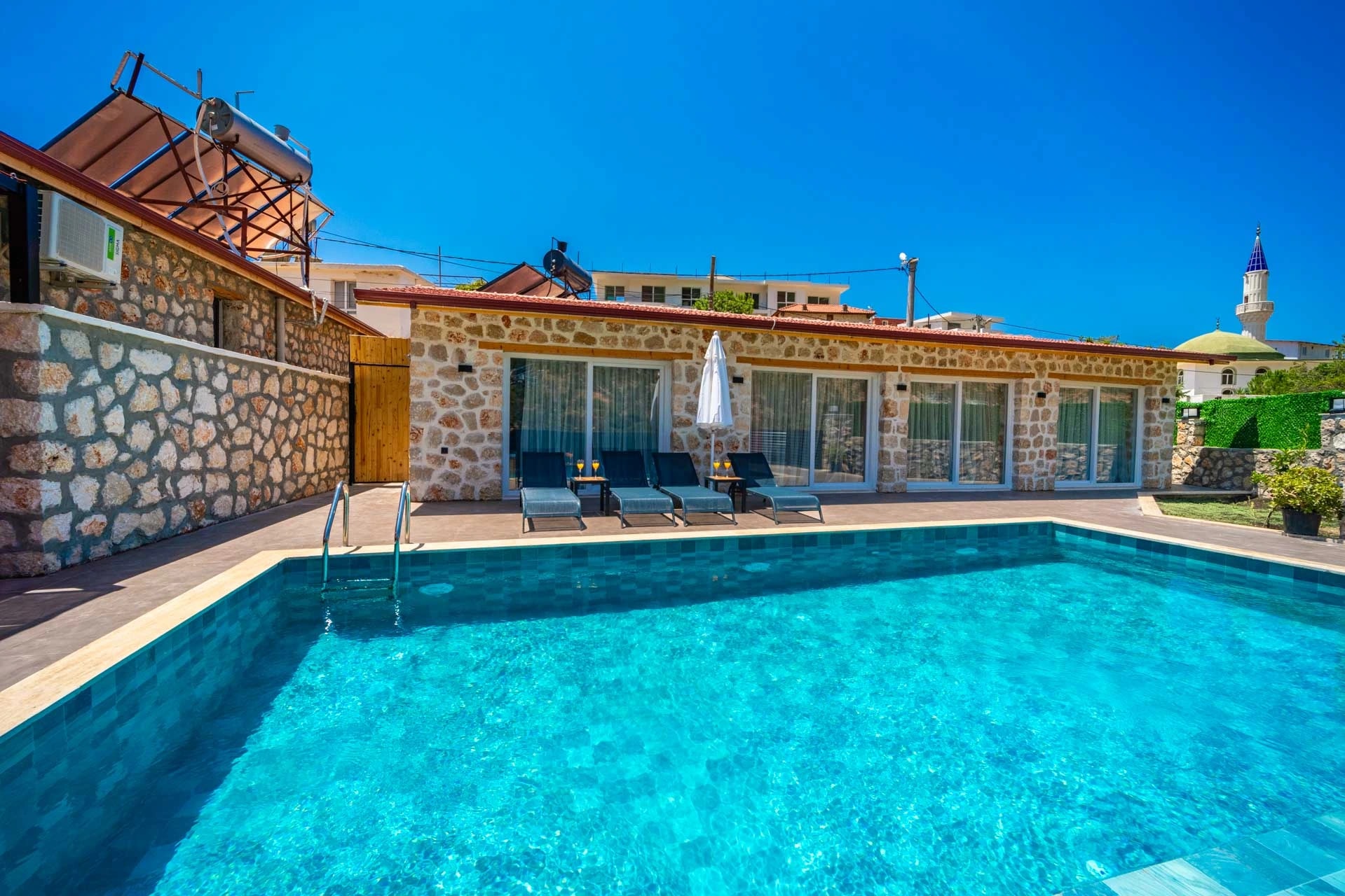 Kalkan Ordu'da Jakuzi, Sauna ve Doğa Manzaralı Özel Havuzlu Villa