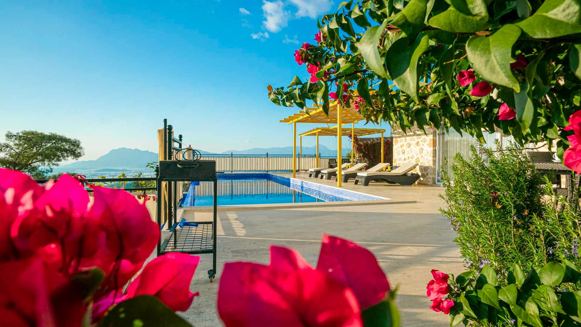 Kalkan İslamlar'da Deniz Manzaralı, Özel Havuzlu 2 Yatak Odalı İzole Villa