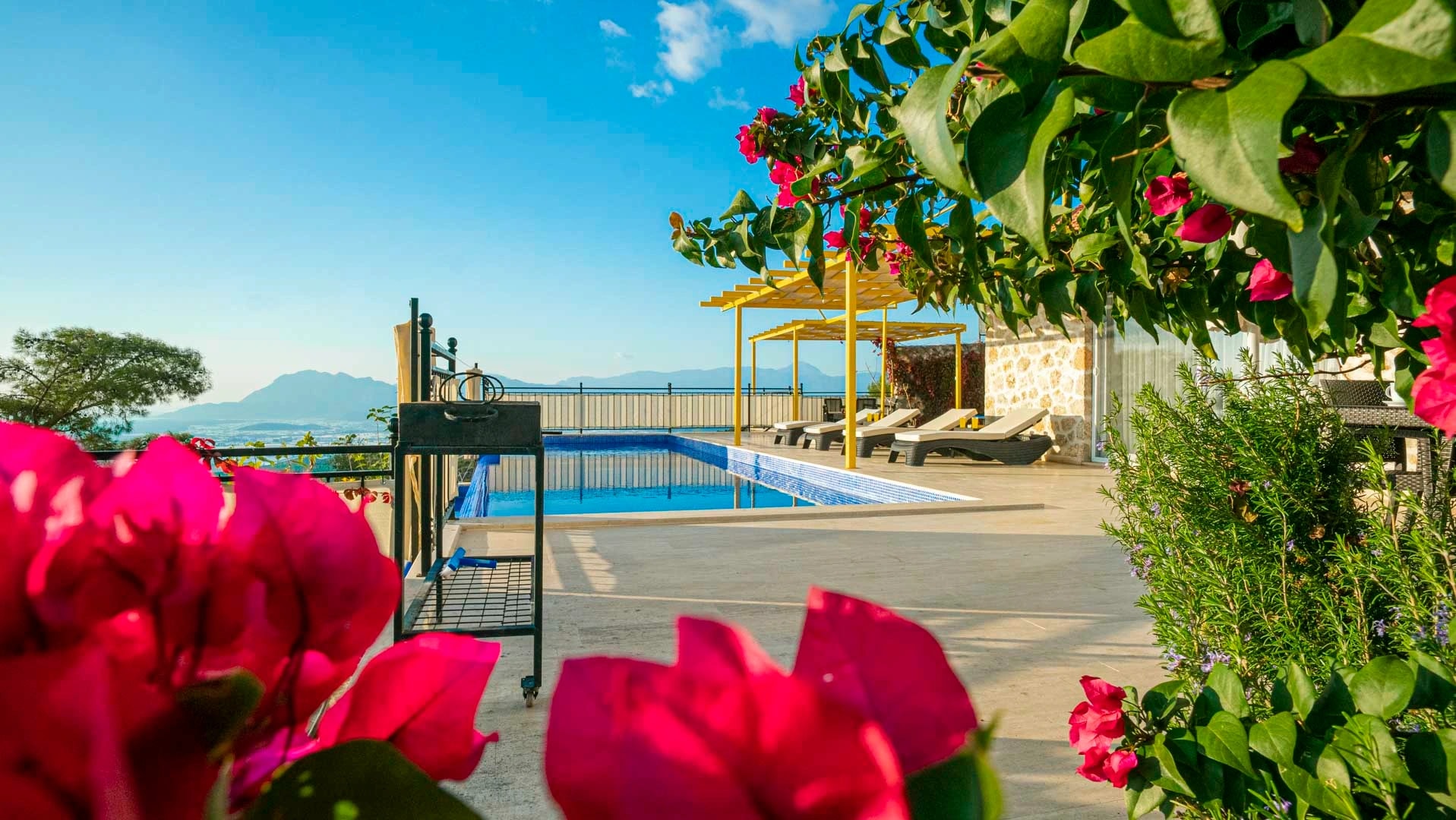 Kalkan İslamlar'da Deniz Manzaralı, Özel Havuzlu 2 Yatak Odalı İzole Villa