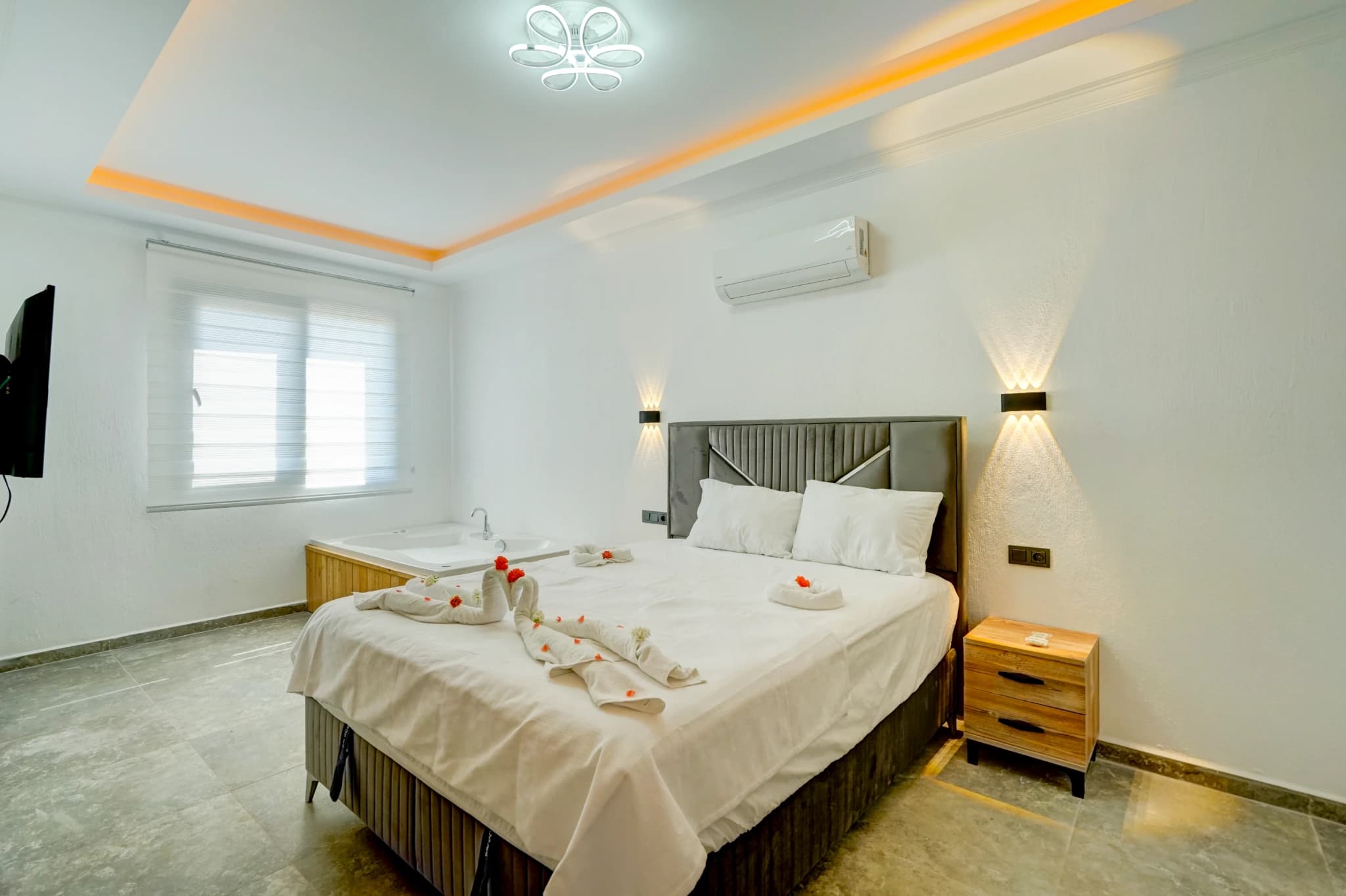 Fethiye Çamköy'de Korunaklı Jakuzili Özel Havuzlu Lüks 2 Odalı Villa – Ramazan Bey (22)
