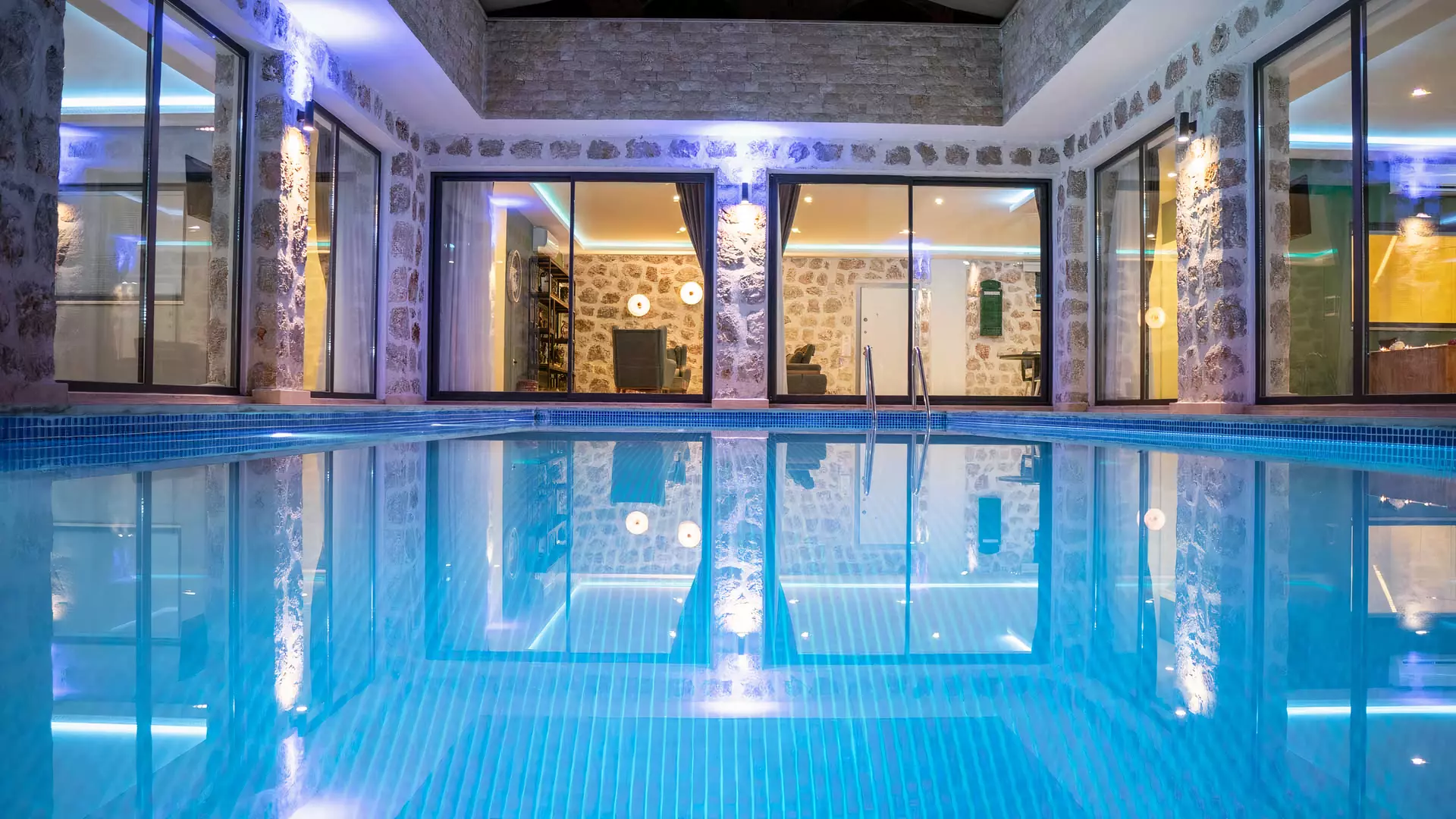 Jakuzili Isıtmalı Havuzlu Taş Villa - İslamlar'da Kış-Yaz Tatil