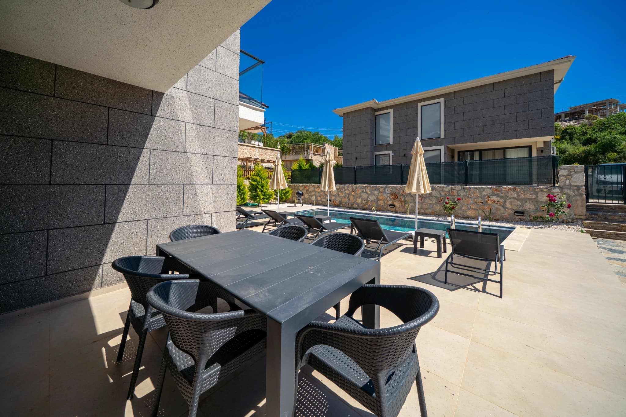 Kaş Çukurbağ'da Özel Havuzlu, Doğa Manzaralı Lüks 2 Yatak Odalı Villa
