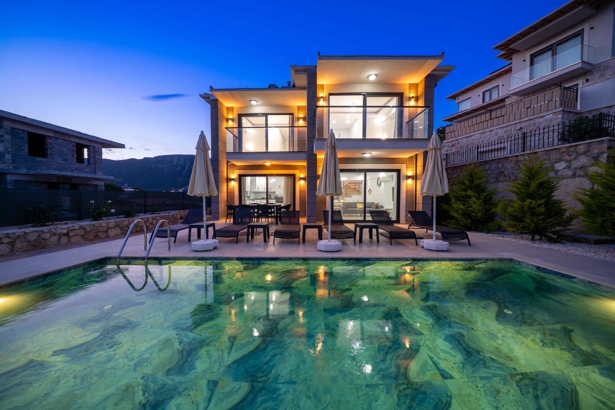 Kaş Çukurbağ'da Özel Havuzlu, Doğa Manzaralı Lüks 2 Yatak Odalı Villa