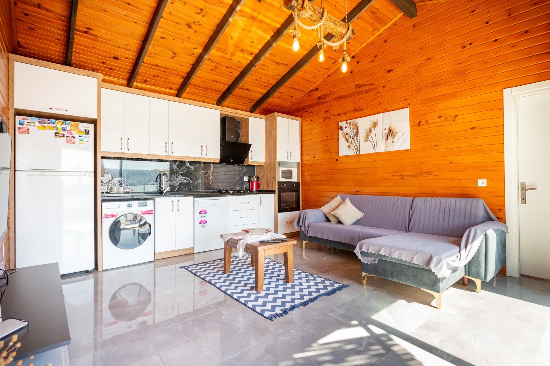 Kalkan Yeşilköy'de Jakuzili, Korunaklı Özel Havuzlu 2 Yatak Odalı Villa